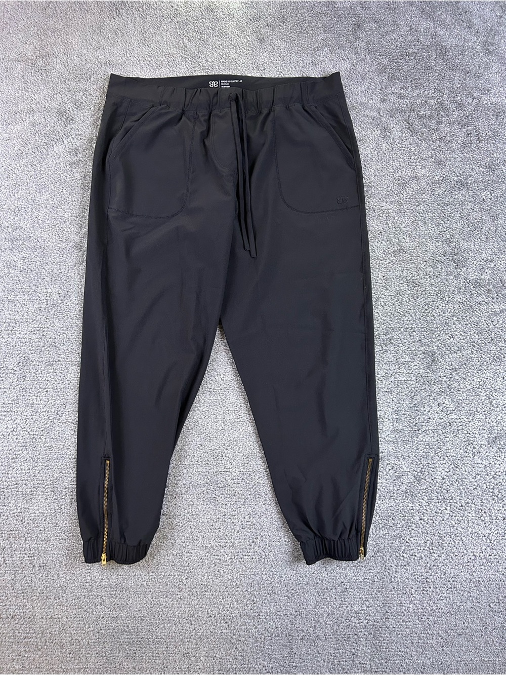 Albion Jetsetter Jogger Pants Black with Gold Accents Size Small Zipper Cuffs